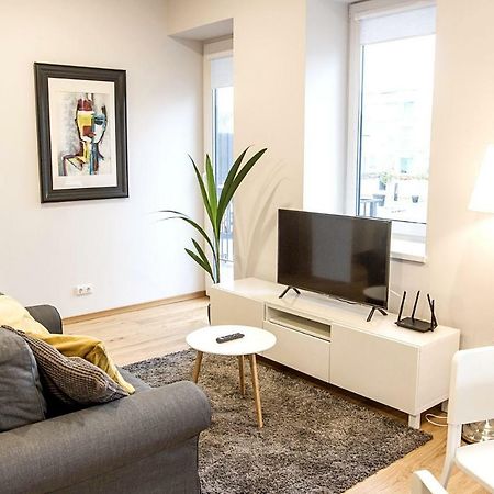 Modern 1Bd Apartment In Old Town By Hostlovers Каунас Екстер'єр фото